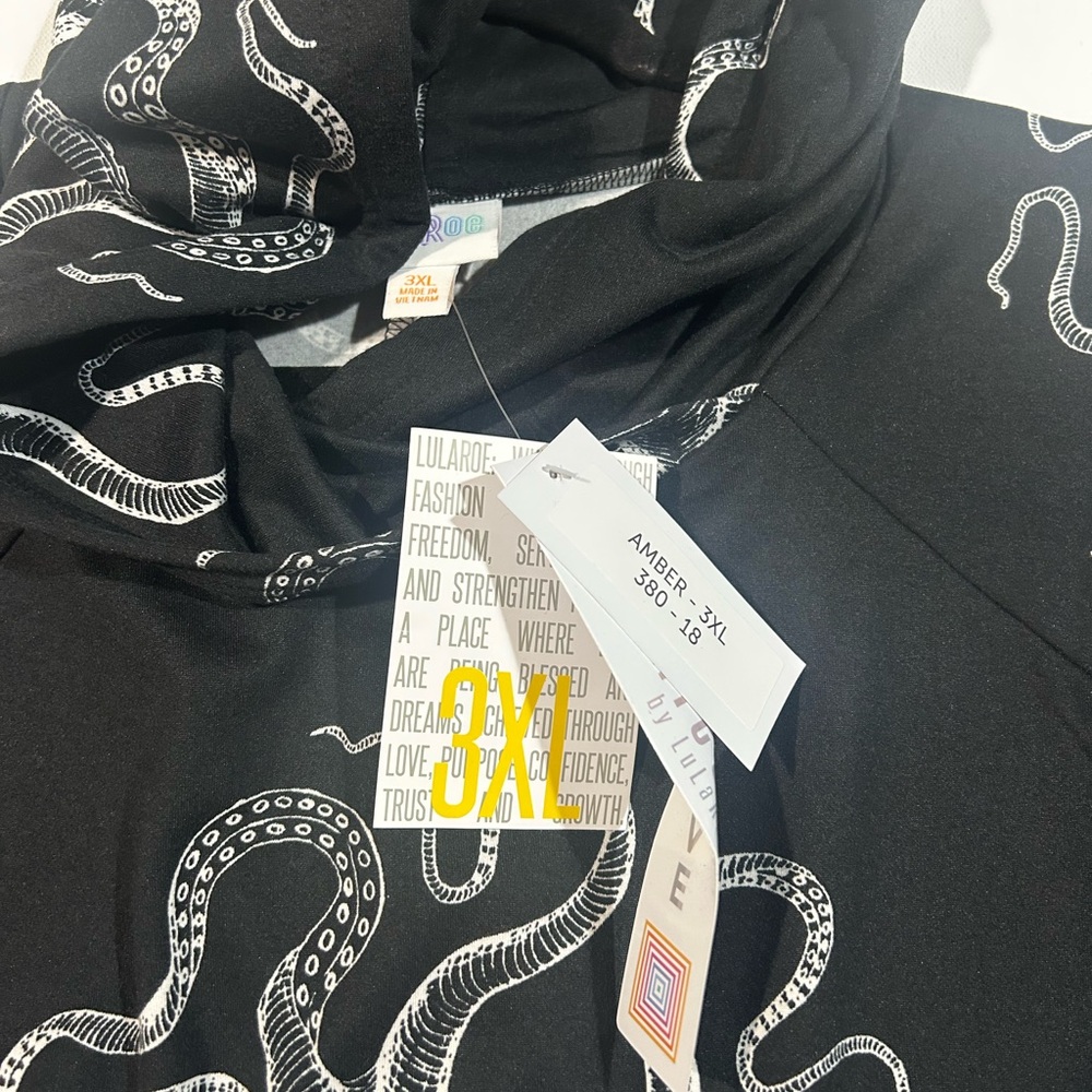 NWT LuLaRoe Amber 3XL Black Hoodie with White Octopus Design - Picture 2 of 9